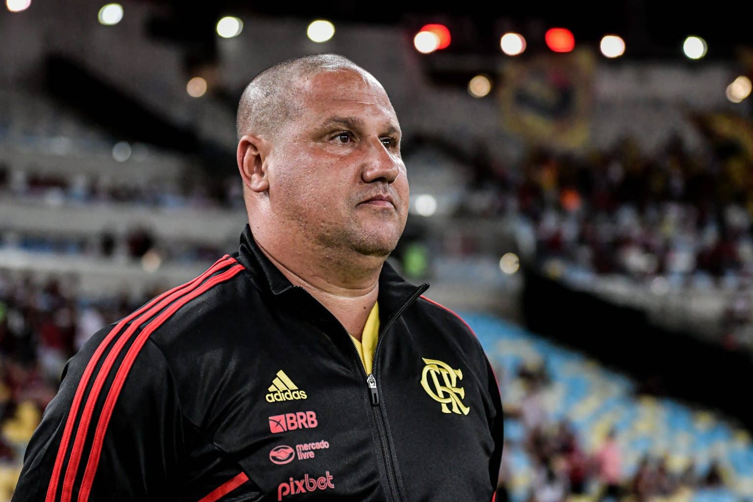 Flamengo: rubro-negros ironizam M&aacute;rio Jorge e criticam presen&ccedil;a do interino em jogo contra o Bahia